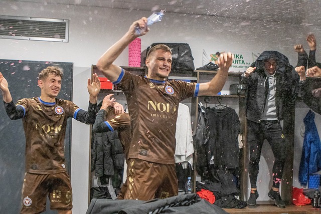 态带动了全 态带动了全